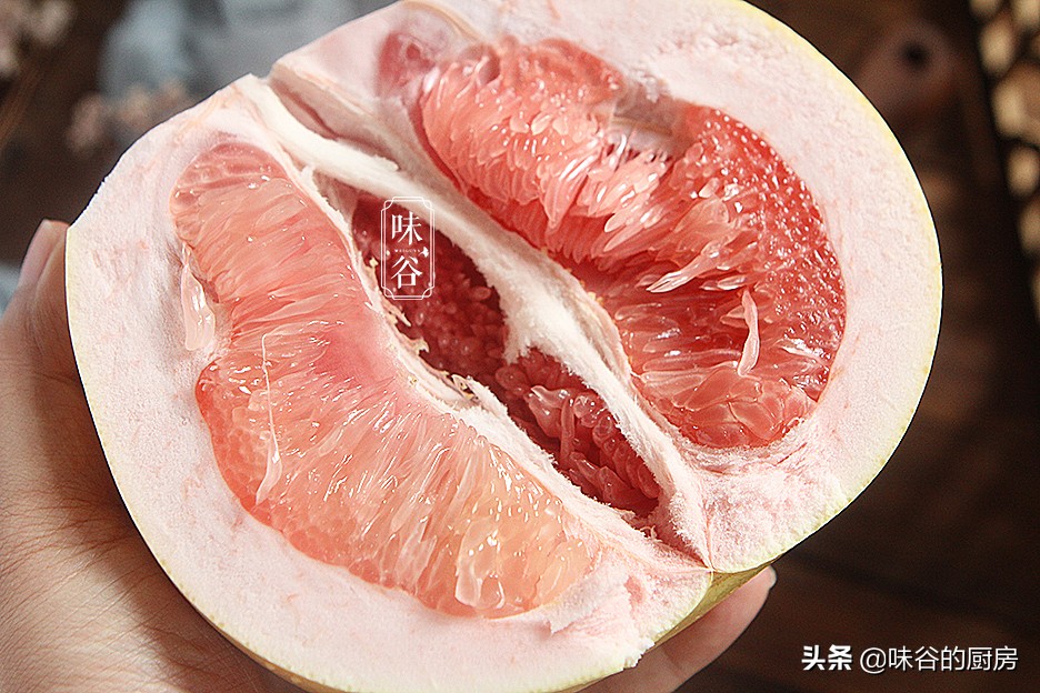 买柚子记住这4点，买再多都不会挑错，柚子香甜汁水多，太实用了