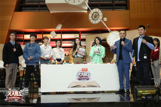 《天天向上》剩三人，《快乐大本营》却有六人，汪涵又要带新人了