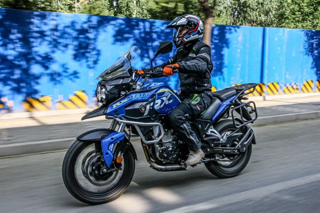 动力强车身轻拉力属性满满试驾赛科龙rx500