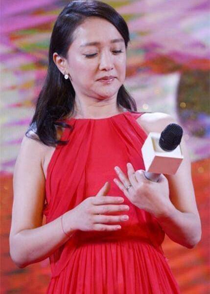 又一影后怀孕，近照胖了一整圈，看样子像是三