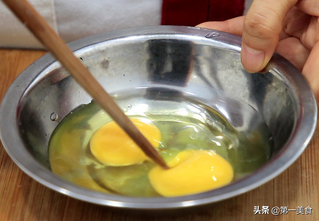 图片[2]-三个鸡蛋 一碗面粉 自制家庭版沙琪玛 酥软香甜 全家人都爱吃-起舞食谱网