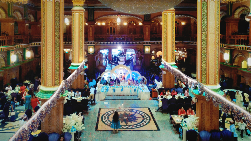 Travel Notes in Xinjiang: I was attending a Uzbek wedding, but I saw a luxury hotel in Kashgar