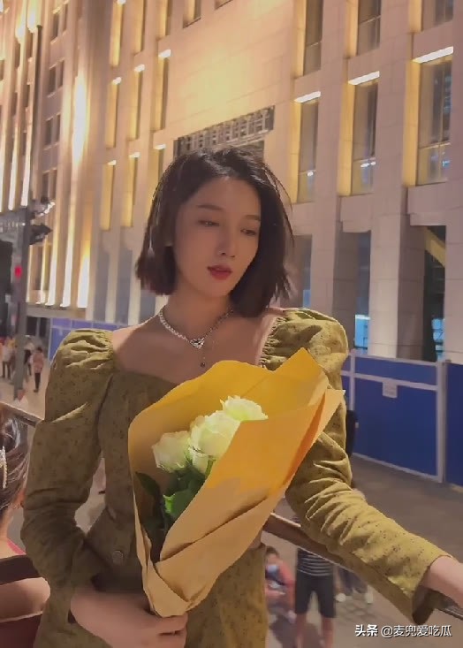 都美竹高调晒美照？剪短长发重新开始，网友：