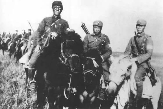 ��ʮ��ǰ�İ��Ŵ�ս����·�����ӱ������˽���٣�