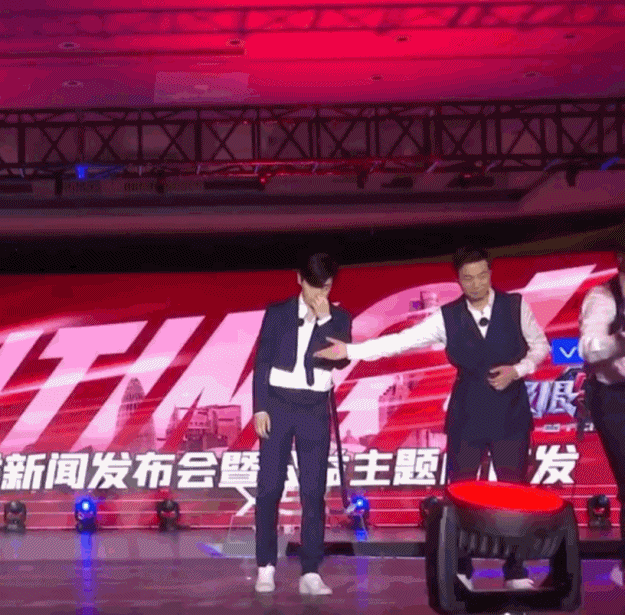 鄧倫成《極限挑戰(zhàn)6》新的流量擔當，遇到楊超越、周震南很謙虛