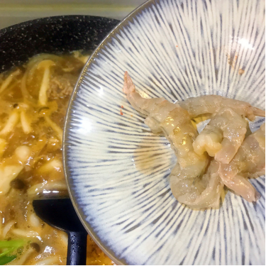 紧实的牛肉搭配嫩滑的豆腐，满满一锅汤，暖心又暖胃