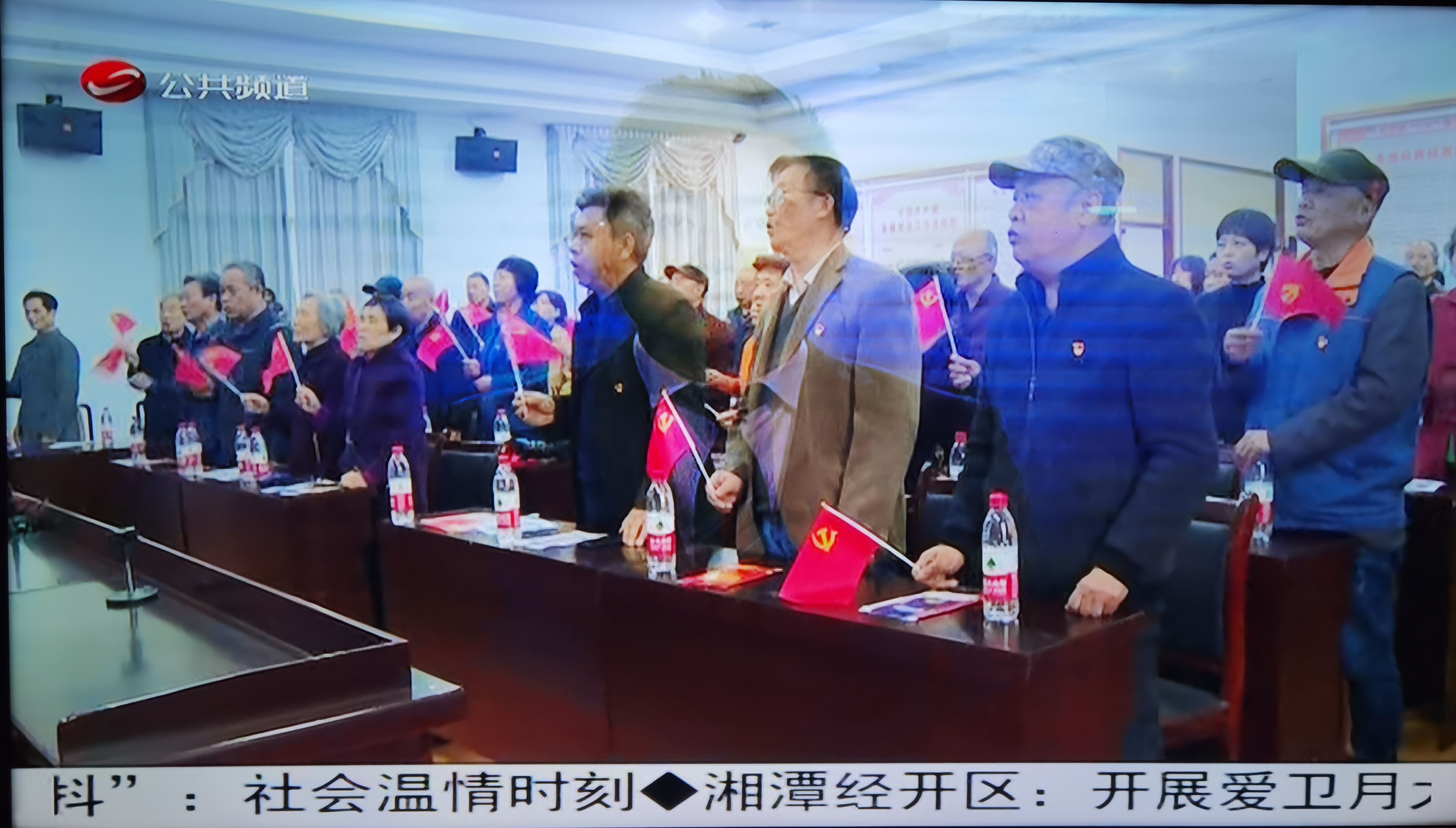 红色文化宣传传承人李宁走进社区讲党史故事备受欢迎