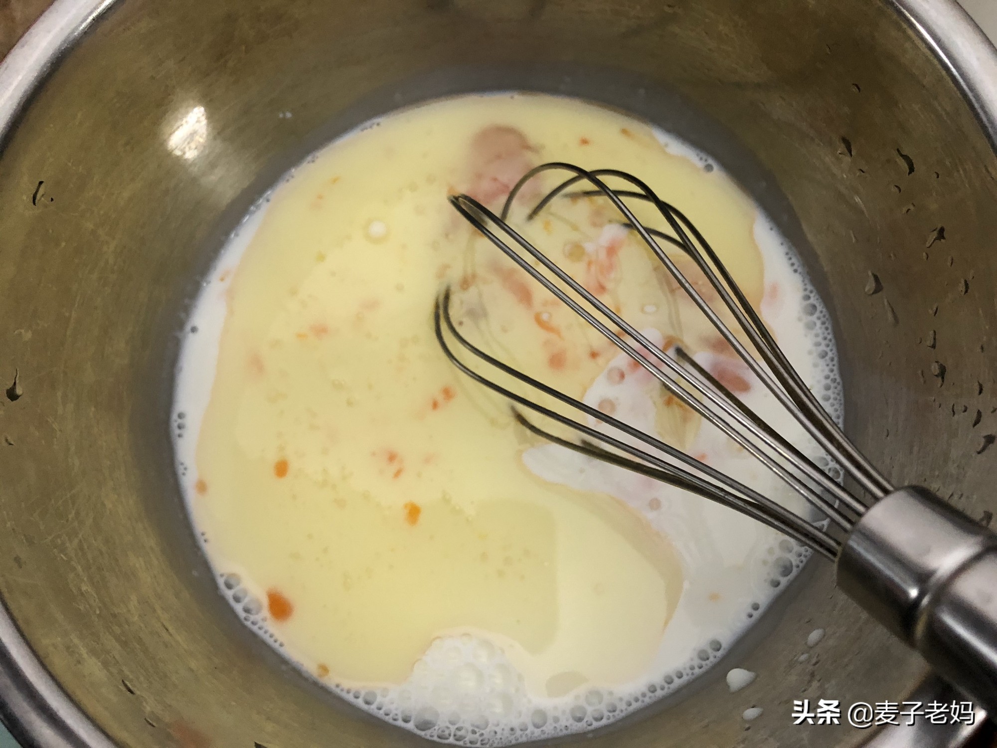 Pink of polished glutinous rice adds milk to mix, bake, outside fragile li of glutinous, added sweet yam stuffing to still can explode oar