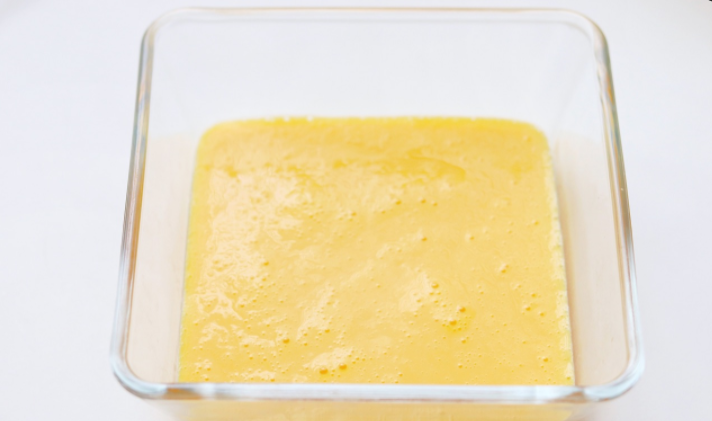 1个芒果，1袋酸奶，教你在家做芒果千层糕，入口香甜真好吃