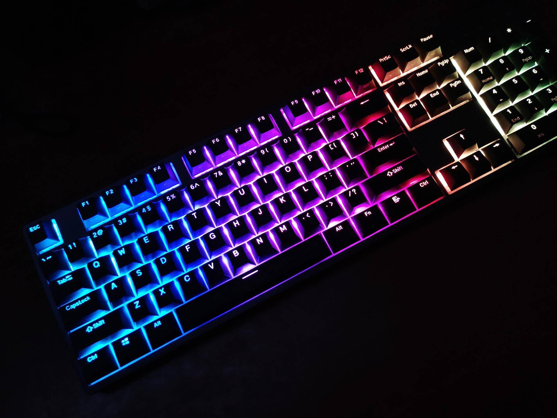 静谧中的霓虹喧嚣-杜伽k310 Nebula RGB