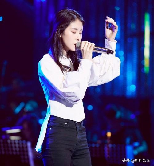 冯轲跟张靓颖离婚后，转头签了张碧晨，网友：取代张靓颖？
