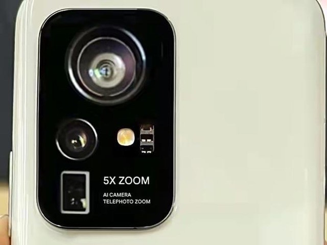 小米12真机曝光，2亿像素+屏下摄像头，预计售价低于4000