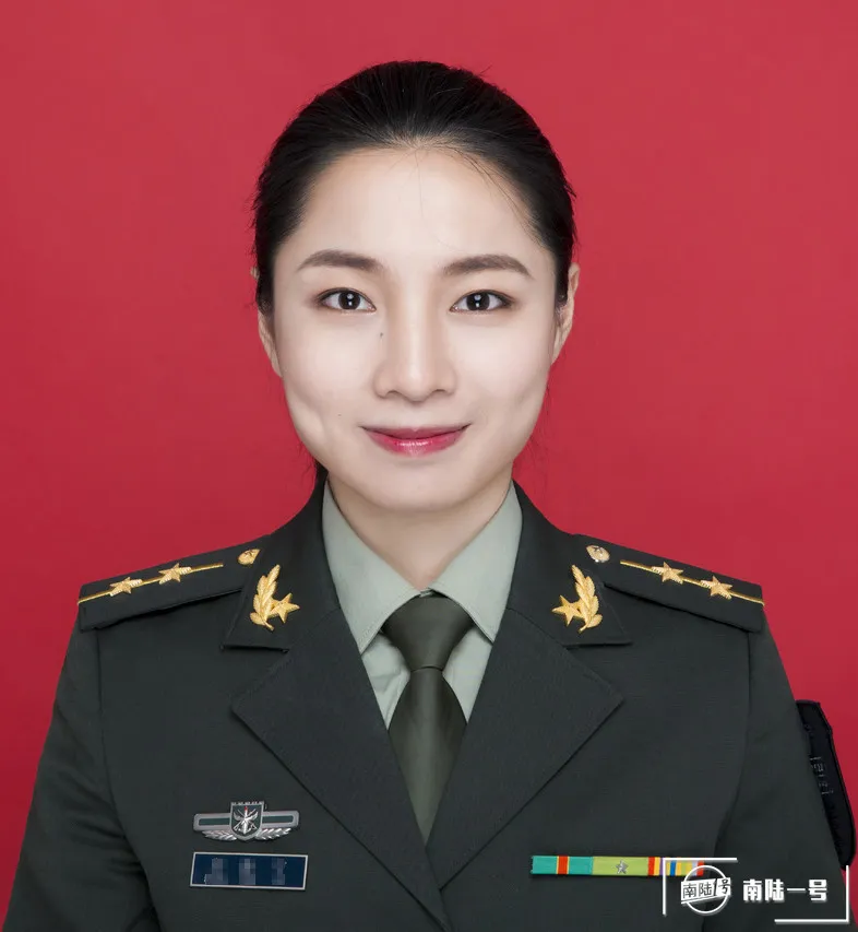 这事儿麻烦了，指导员娶了代理指导员，官儿一样大究竟听谁的？