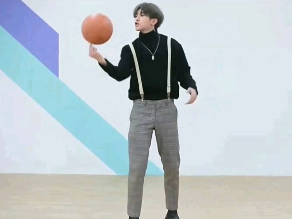 蔡徐坤当导师引好评，是团队操作洗白，还是靠