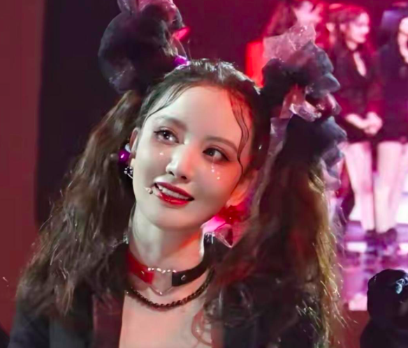 抄袭？张萌三公造型和徐艺洋如出一辙，二人比美张萌毫不逊色