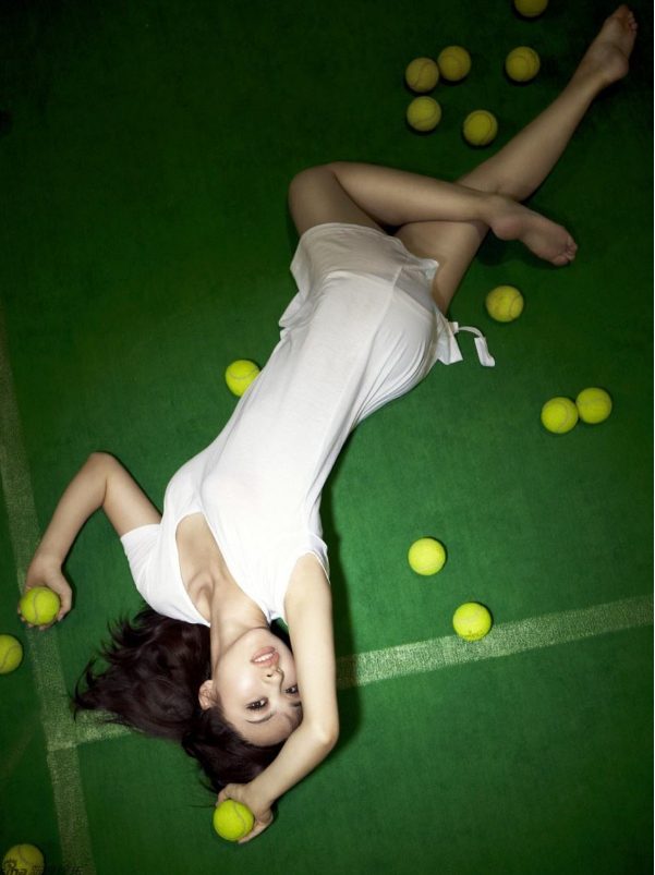 自从和黄晓明分手后，“人间尤物”般存在，b