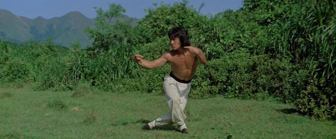 “裸露”成风，中国男明星的衣服，也该一件一