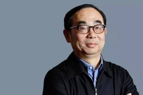 80后女首富，医药公主，父亲给1100亿，母亲给1300亿