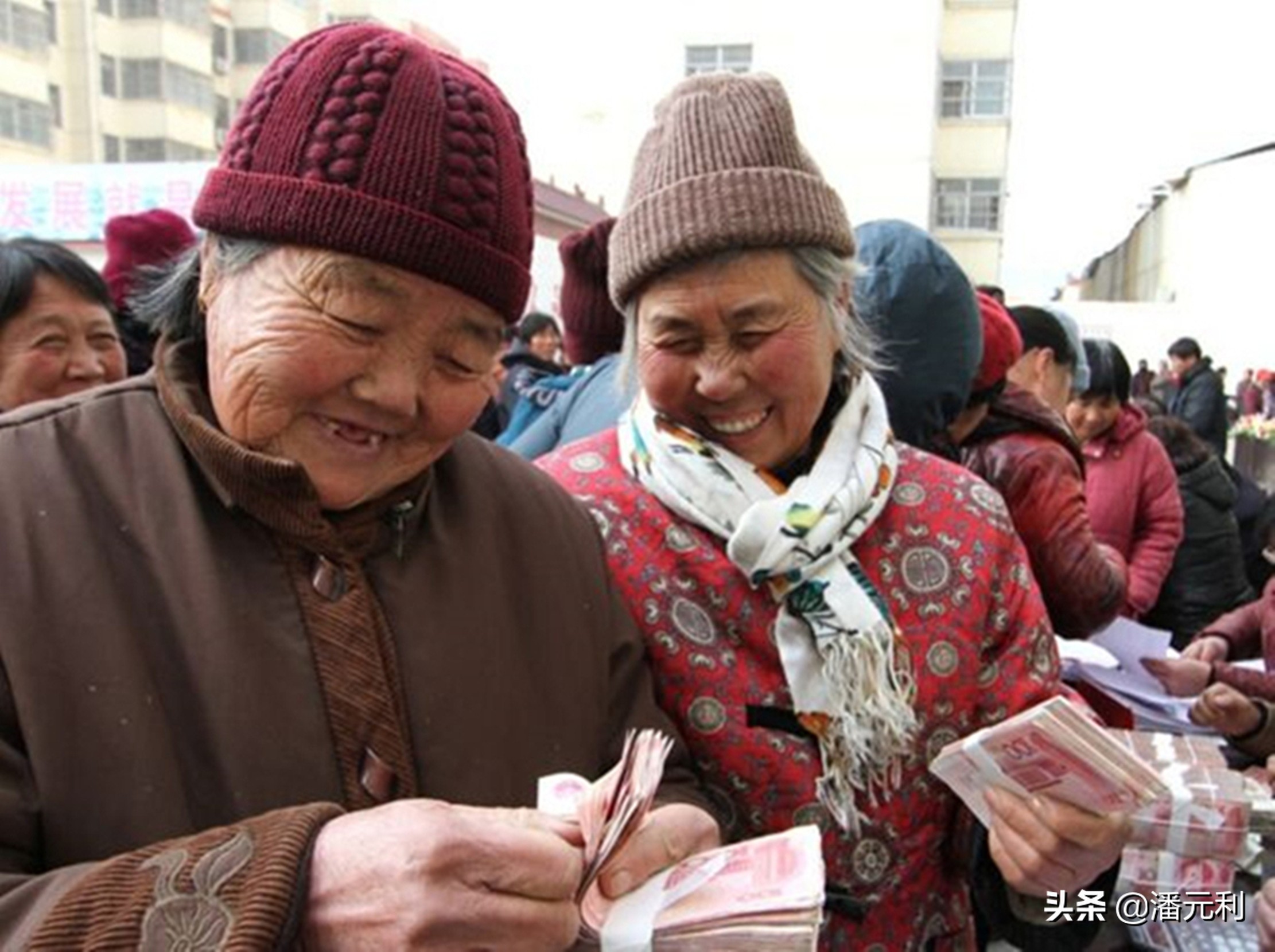 工龄30年，养老金4000元的上海退休老人能涨多少