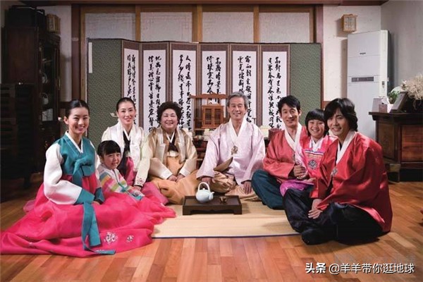 韩国努力摆脱汉文化影响，看到当地春联国人笑