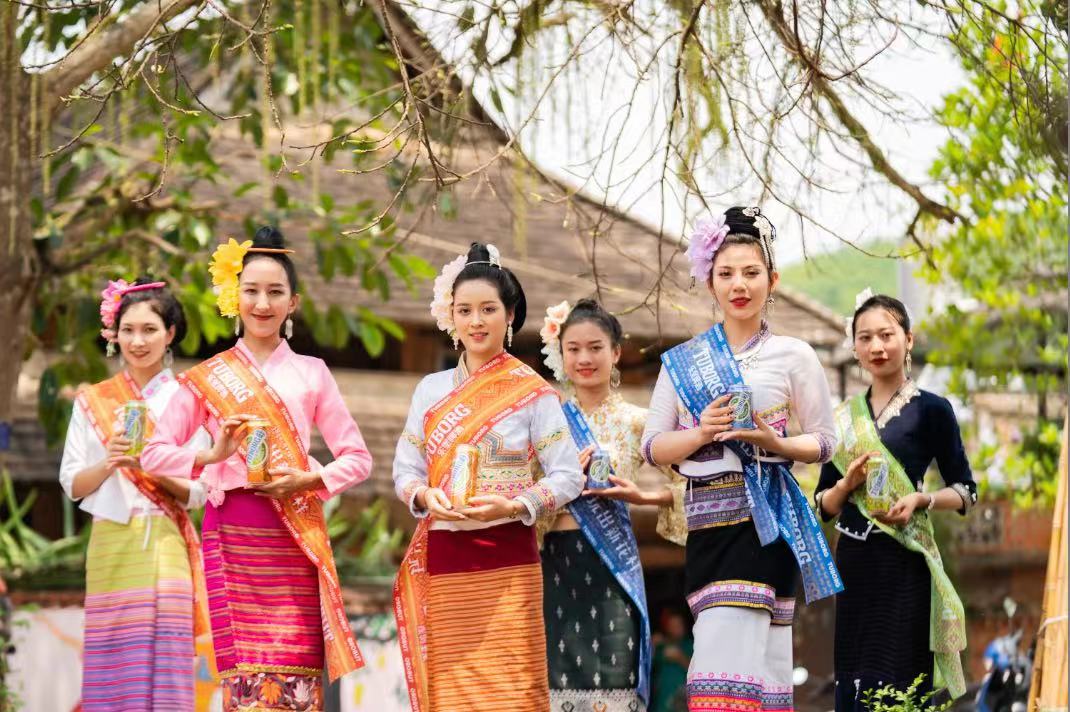 如哩金湾！乐堡啤酒联手取水少女选拔大赛，云过泼水节