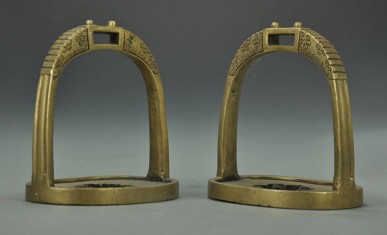 马镫在古代重要性不言而喻，为什么南北朝才开始普及？