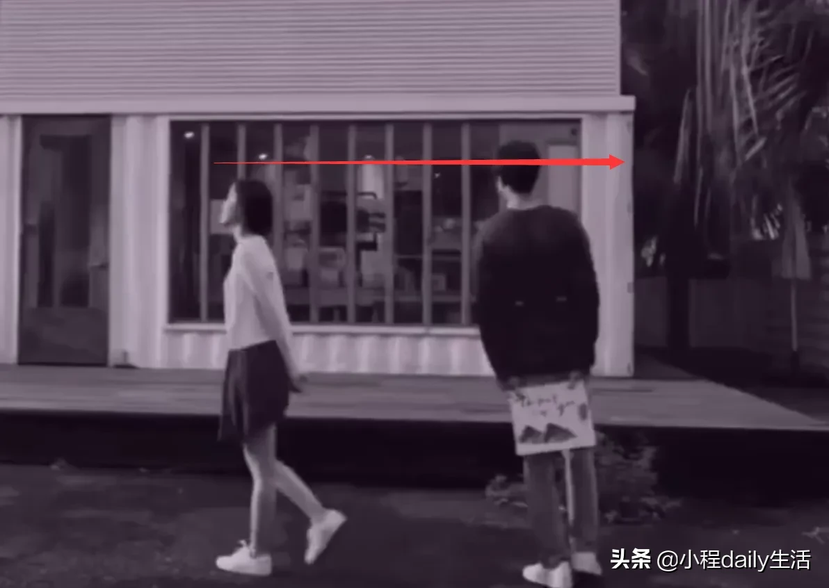 别人MV里男主给女主戴的都是戒指，但欧阳娜娜陈立农却与众不同