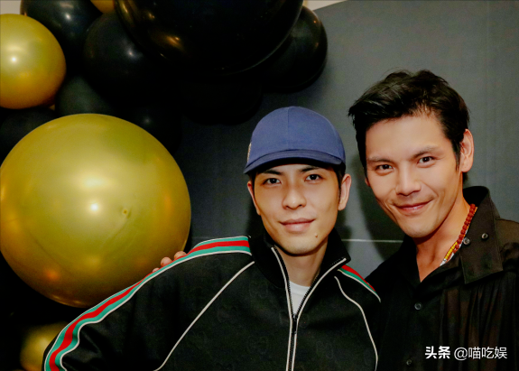 37岁郭碧婷产后暴瘦，素颜带娃脸颊凹陷，骨相美