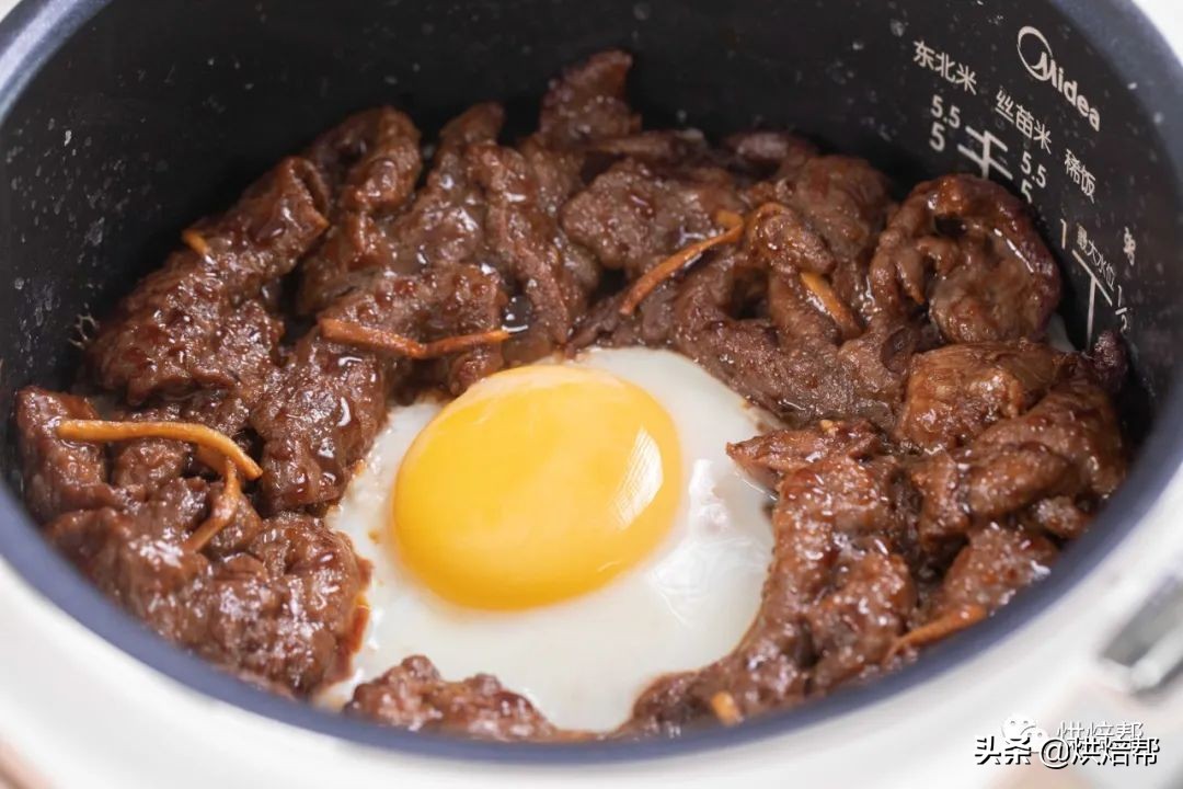 Rice cooker version beef nest egg rice method, a must for lazy people, addicted to eating once