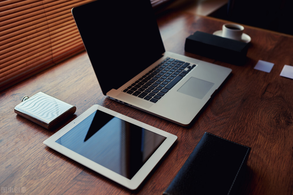 做自媒体如何找到适合自己的领域？学会这4个步骤，在家就能赚钱