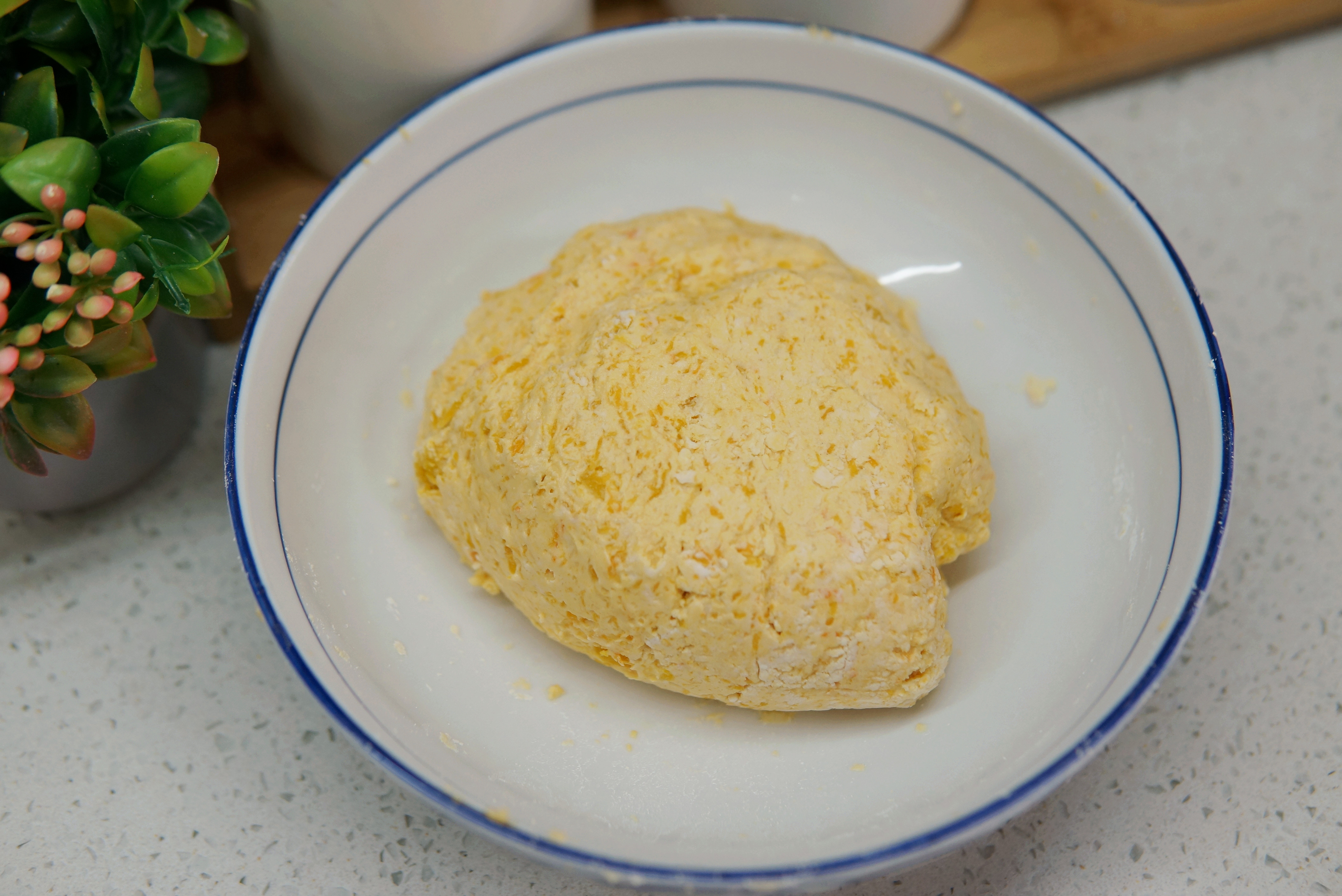 一塊南瓜，半碗糯米粉，簡單一蒸，香甜彈牙，吃一次就愛上了