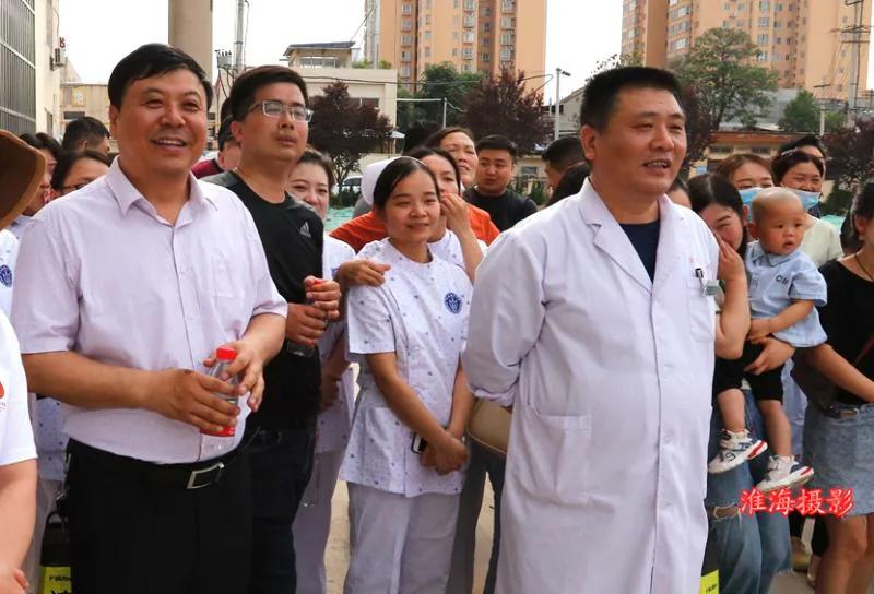 三原县医院庆祝“5.12”国际护士节拔河比赛