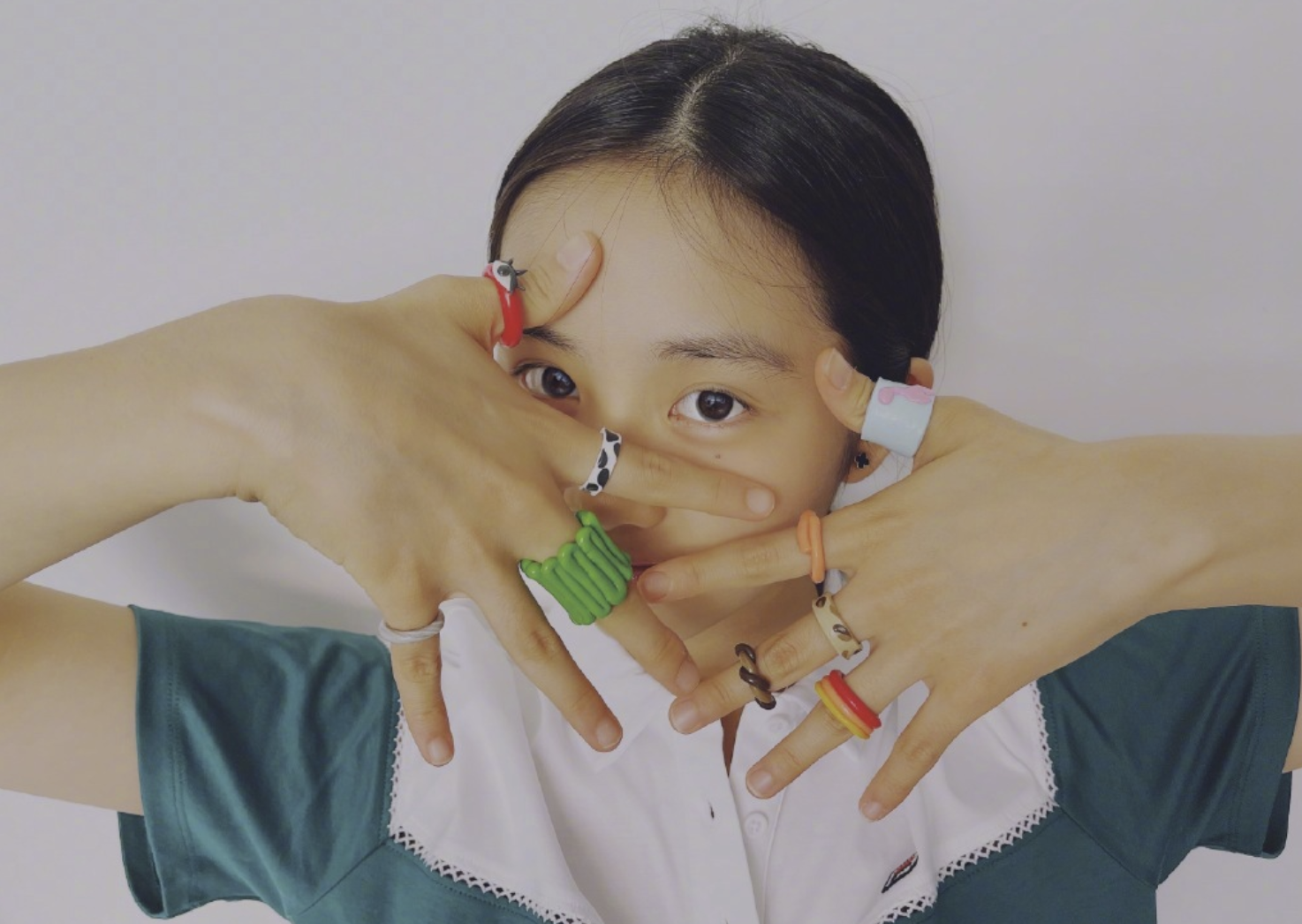 孫莉曬女兒自製戒指，多多伸手大方展示，心靈手巧被讚全能隨黃磊