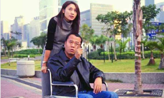 50岁郭可盈晒与女儿合影，消瘦太多大变样，上亿