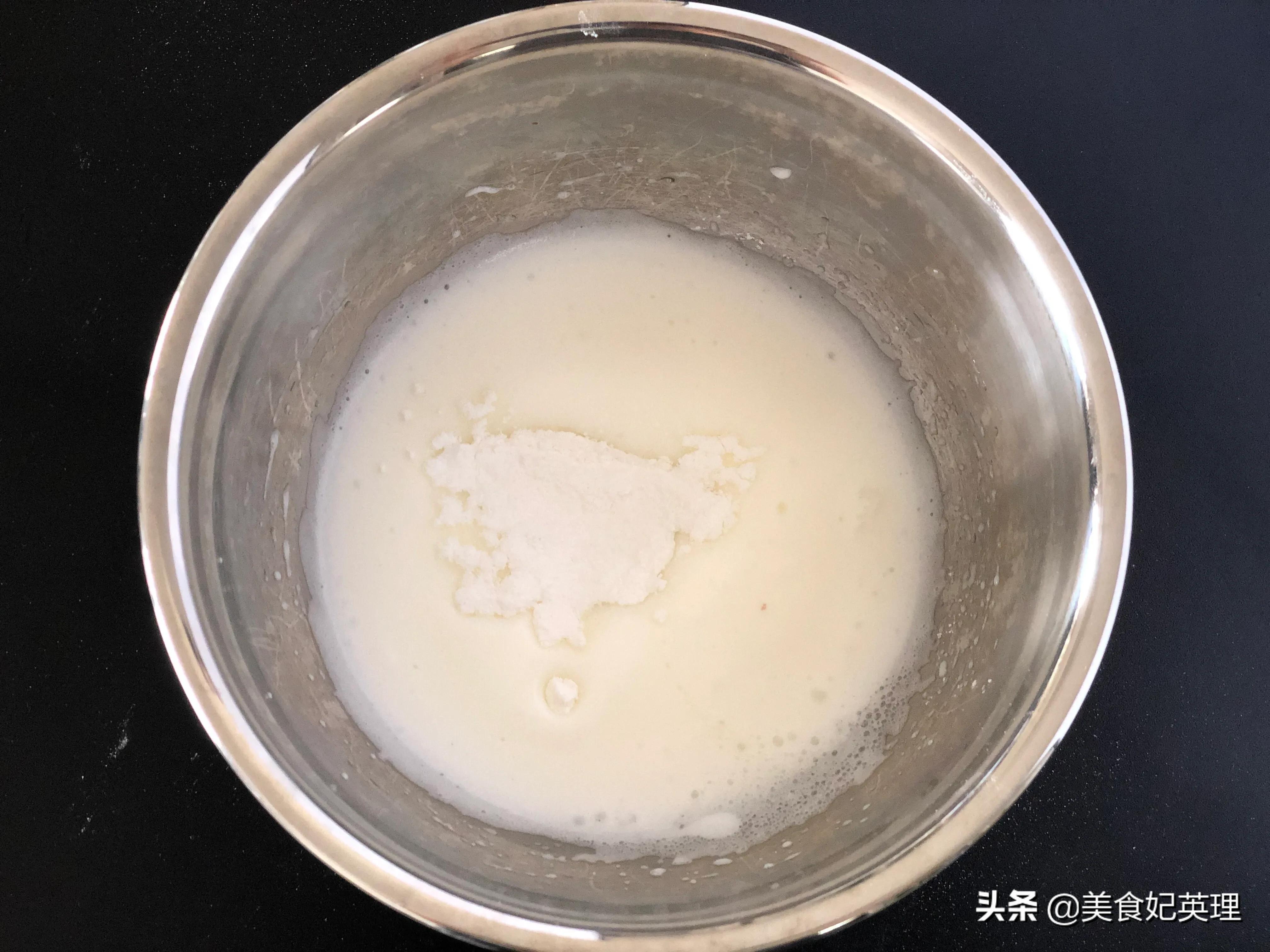 用蛋清做小零食简直太香了，两个蛋清做一堆！入口即化宝宝超喜欢