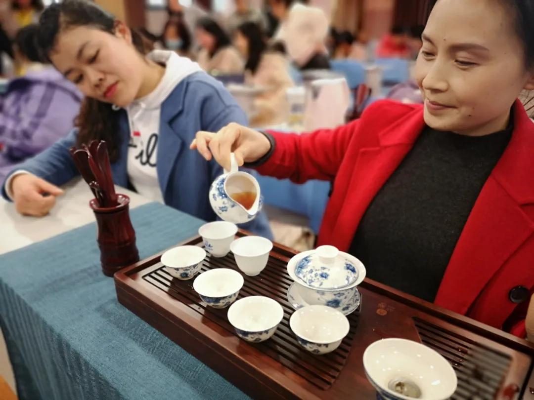 成都市双流区九江小学丨巾帼心向党 奋斗新征程