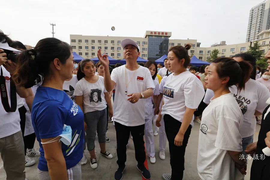 三原县医院庆祝“5.12”国际护士节拔河比赛