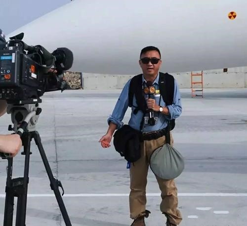 俄罗斯士兵为救中国记者牺牲，记者承诺照顾其妻儿，他做到了吗？