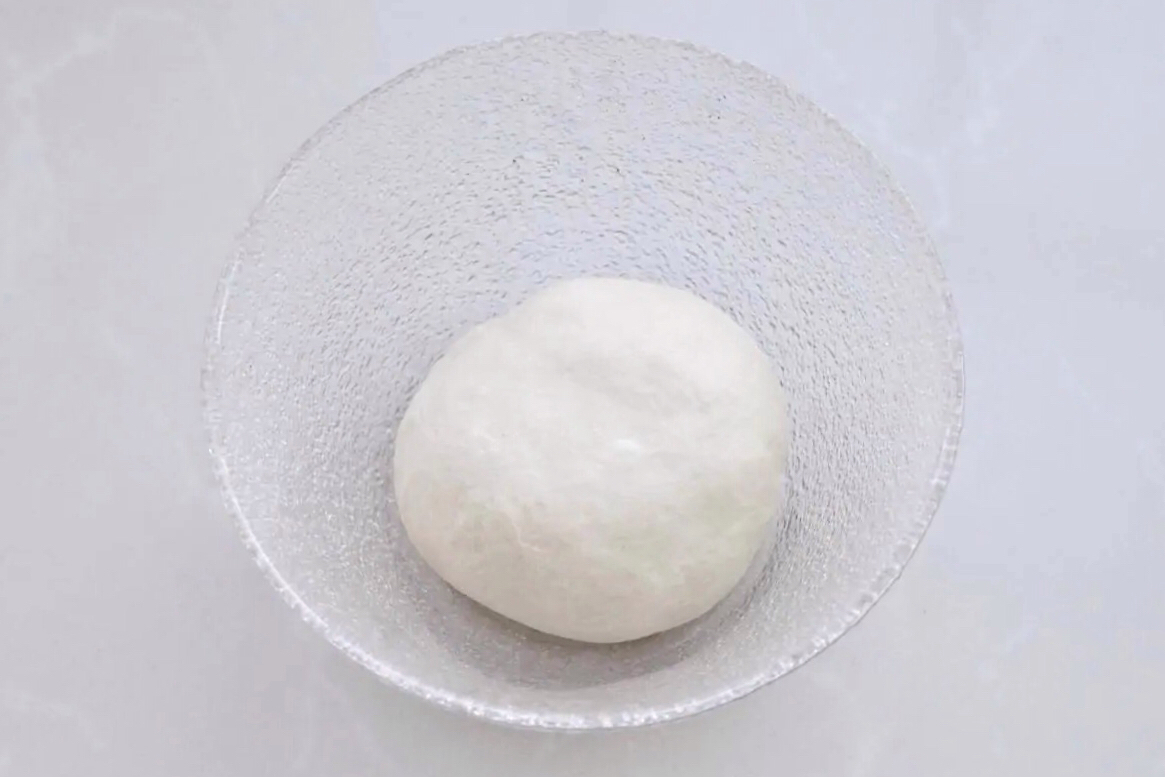 自制美味诱人的大披萨，瀑布拉丝老过瘾了，比必胜客里的还好吃