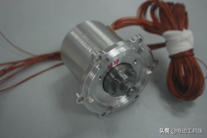 嫦娥五号成功奔月，上海给它配齐了锤子和钻孔工具，"挖土"真难