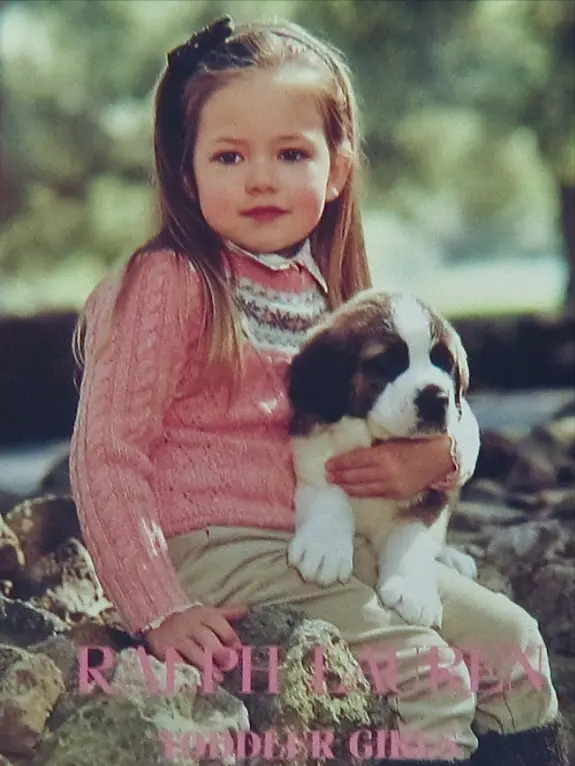 “暮光之城”那个小女孩如今已经21岁了，昔日的