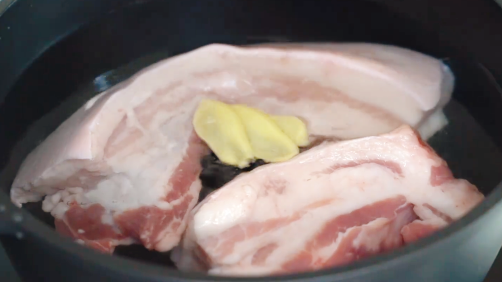 秋天煲一锅五花肉，酸爽开胃又解腻，大人小孩都爱吃，汤汁都不剩