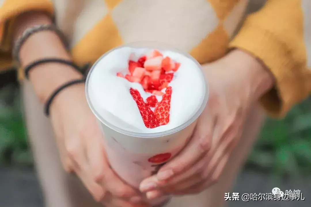 草莓季总卖断货的黑马 竟然来自这家国民甜品店