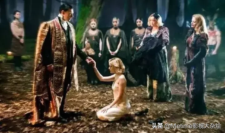 《萨布丽娜的惊心冒险》我曾走过这条黑暗之路,但似乎也不太糟。