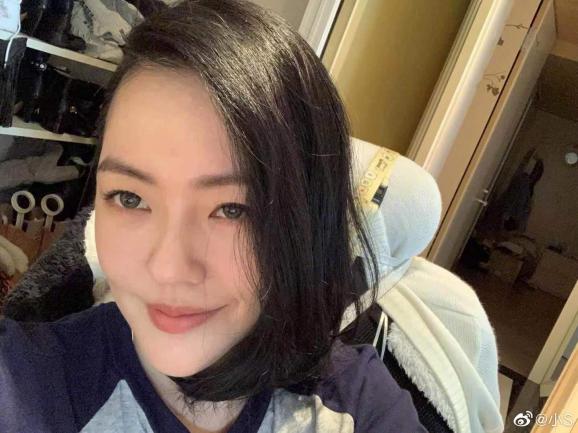 小s拍广告现场热舞，身材曼妙不像43岁，身着奢侈品牌上衣显贵气