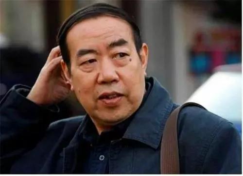 文艺争鸣是必要的，但人身攻击，却是没有修养和素质的表现