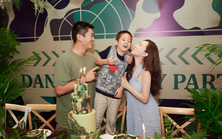 霍思燕晒照为嗯哼庆生，7岁嗯哼变清爽小帅哥，越长越像爸爸杜江