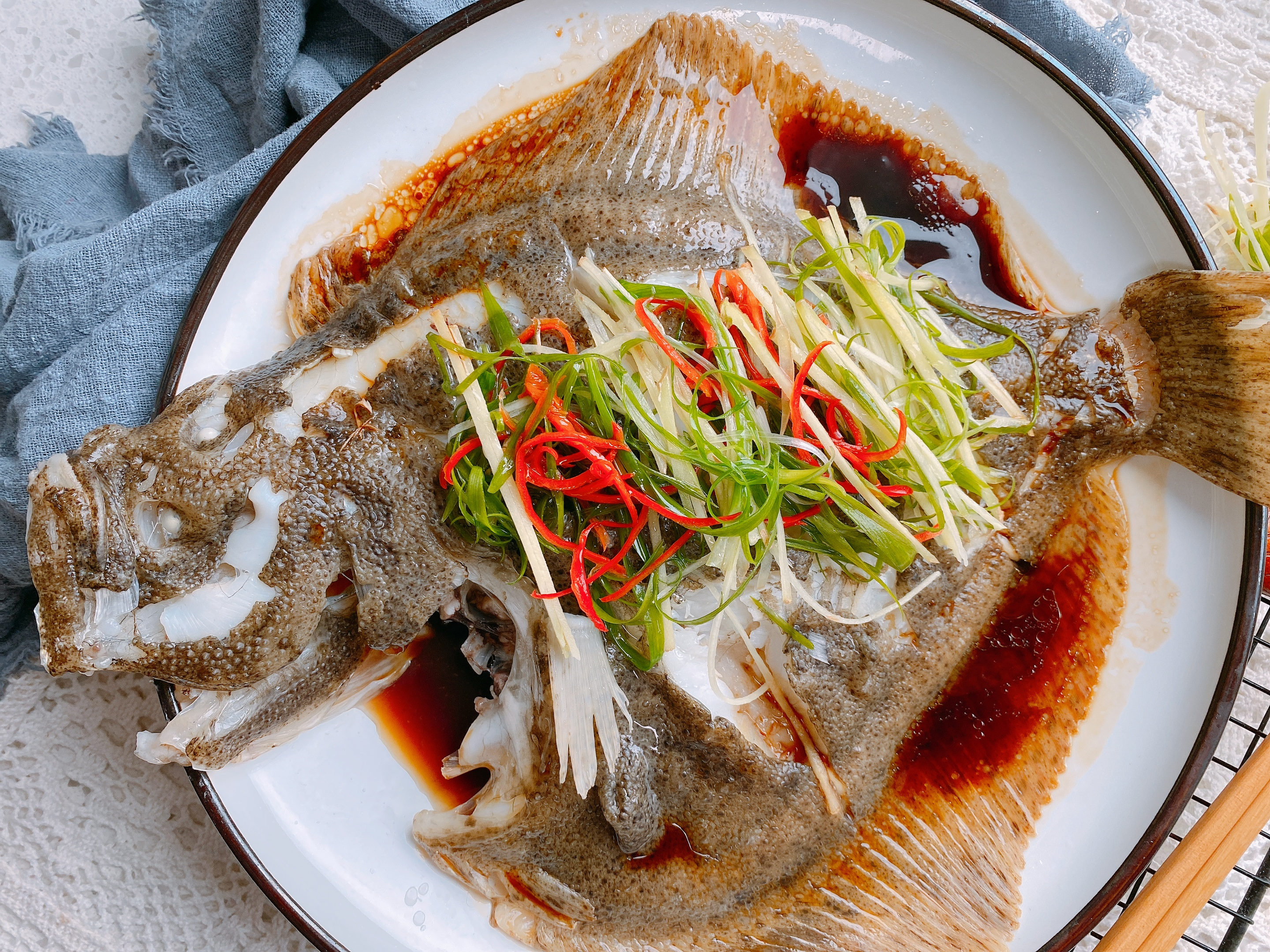 清蒸多宝鱼，牢记“2要素”，简单一蒸就是硬菜，鱼肉鲜嫩无腥味