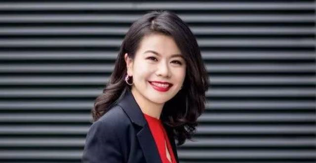 湖北美女28岁辞职创业，在上海开公司市值400亿元