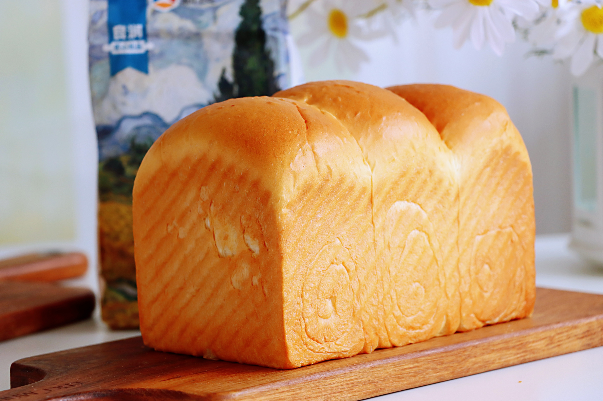 最愛的麵包配方，蓬鬆暄軟又拉絲，涼了也不硬，口感完胜麵包店